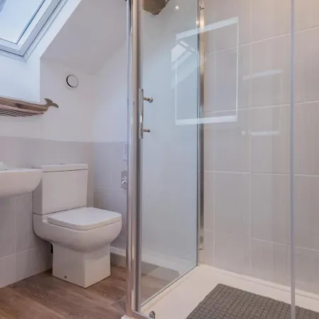 5 Bed In Kendal Oc-76617 *