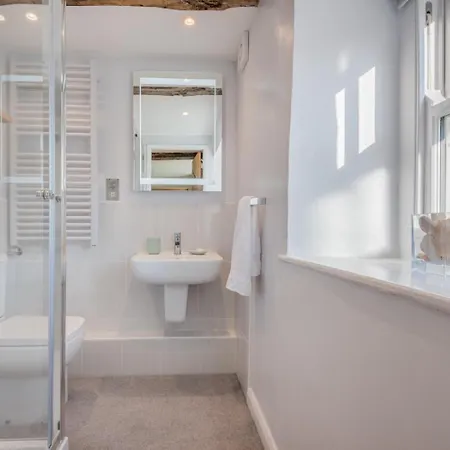 5 Bed In Kendal Oc-76617 *