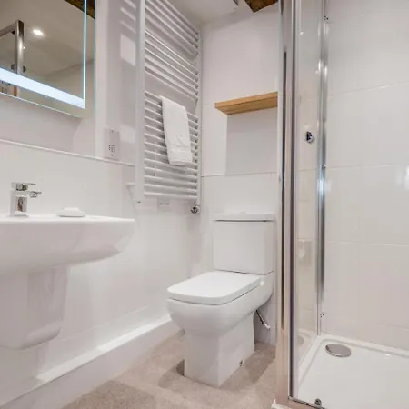 5 Bed In Kendal Oc-76617 بيت للعطل