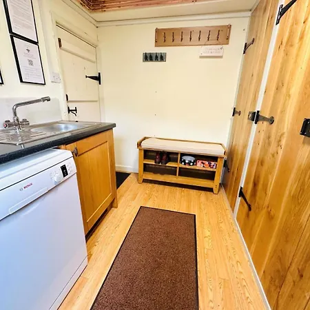 5 Bed In Kendal Oc-76617